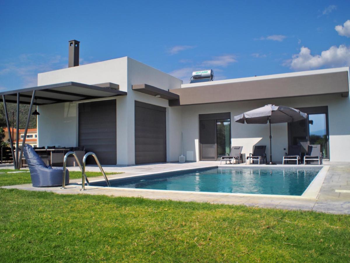 Nostos Luxury Villas With Private Pool In Nafpaktos Exterior photo